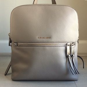 Michael Kors Rhea Slim Backpack Pearl Grey